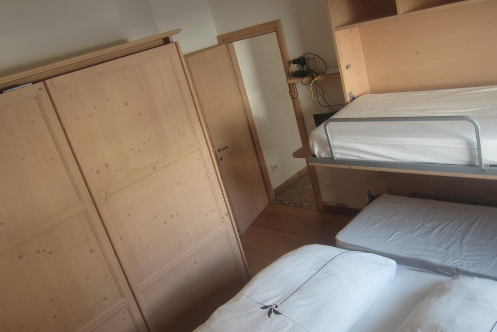 Chalet Rin Da Pemont Livigno Cameră foto